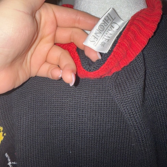 Game Of Thrones Joy to the Realm Black Sweater - Picture 5 of 5